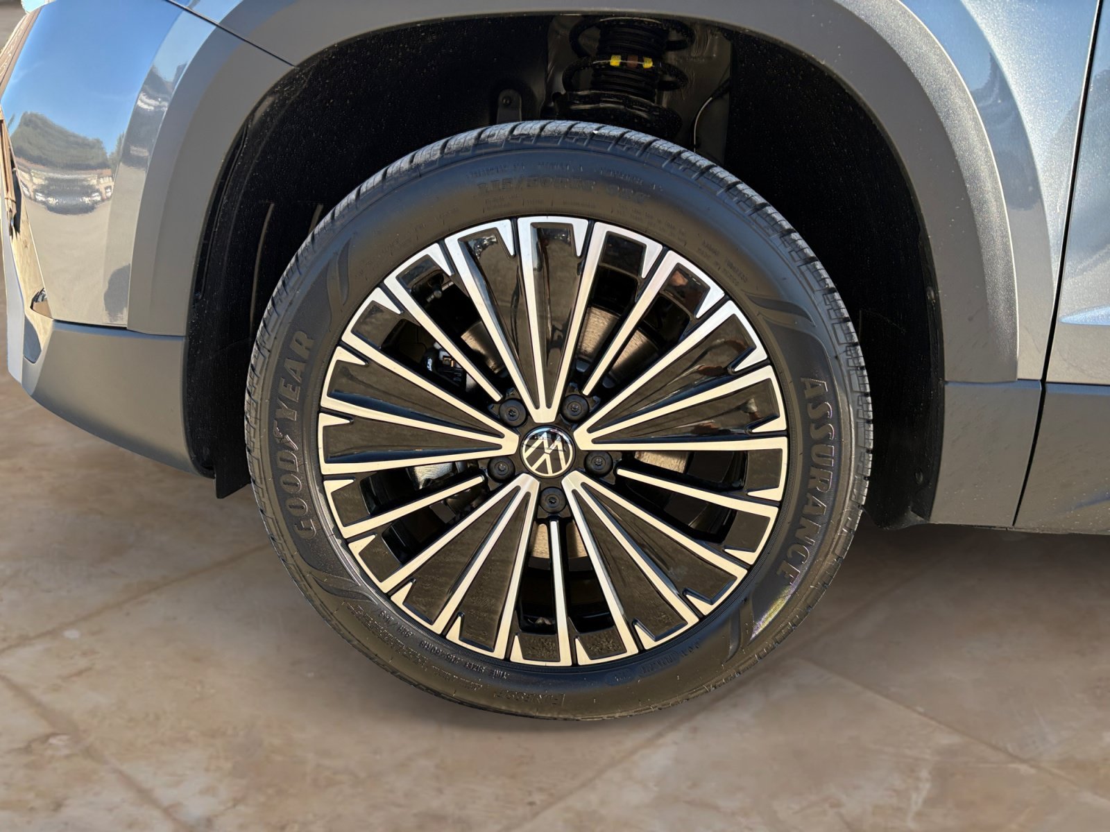 New 2026 Platinum Gray Metallic Volkswagen SE image 10