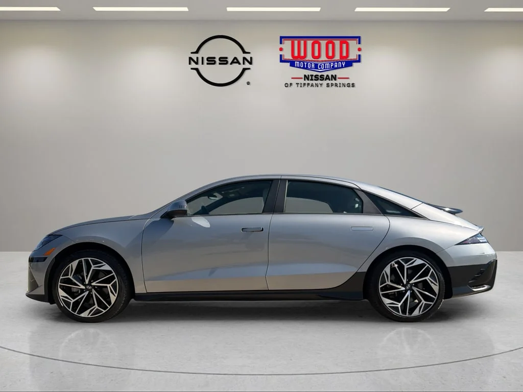 Used 2023 Curated Silver Hyundai SEL image 5