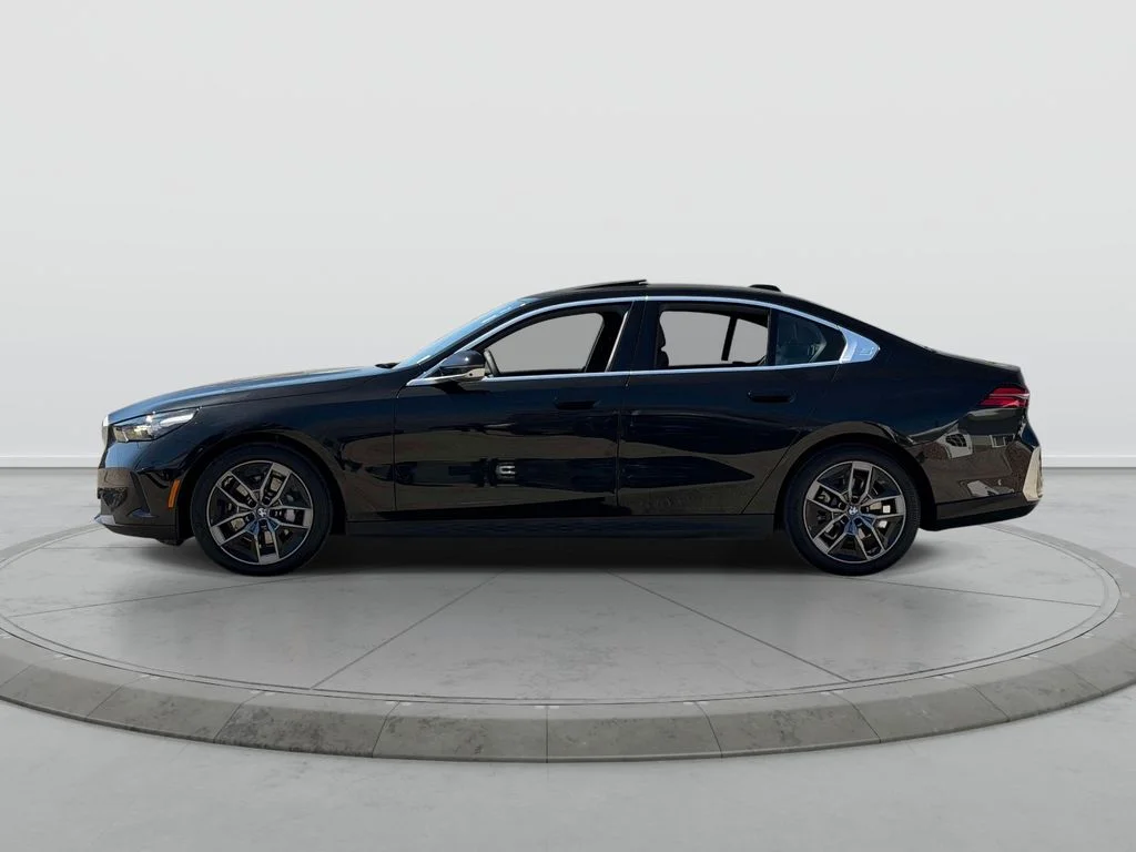 Used 2026 Black BMW 530i xDrive image 5