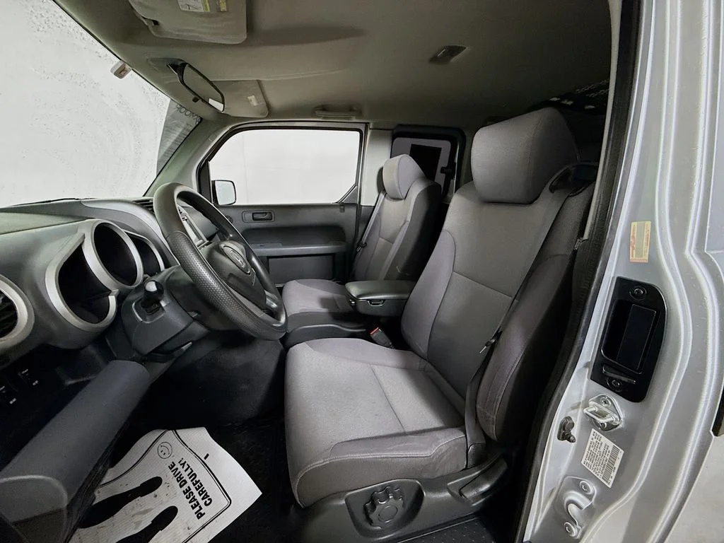 Used 2008 Alabaster Silver Metallic Honda LX image 20