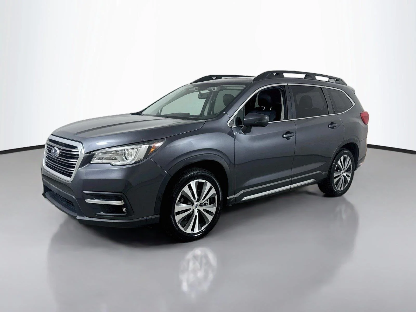 Used 2022 Magnetite Gray Metallic Subaru Limited image 1