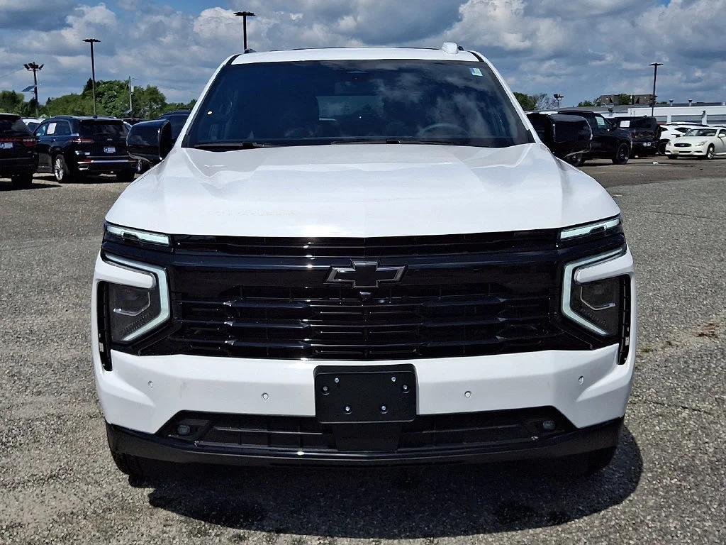 New 2026 Summit White Chevrolet RST image 2