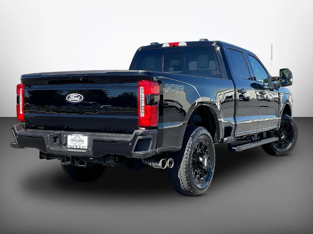 New 2027 Agate Black Metallic Ford F-350® XLT image 16
