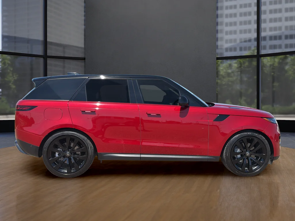 Used 2025  Land Rover SE image 16