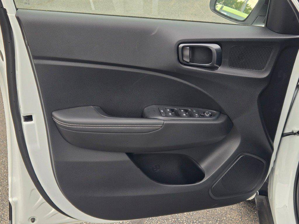 New 2026 Lunar Hyundai SEL w/Two-Tone Roof image 17