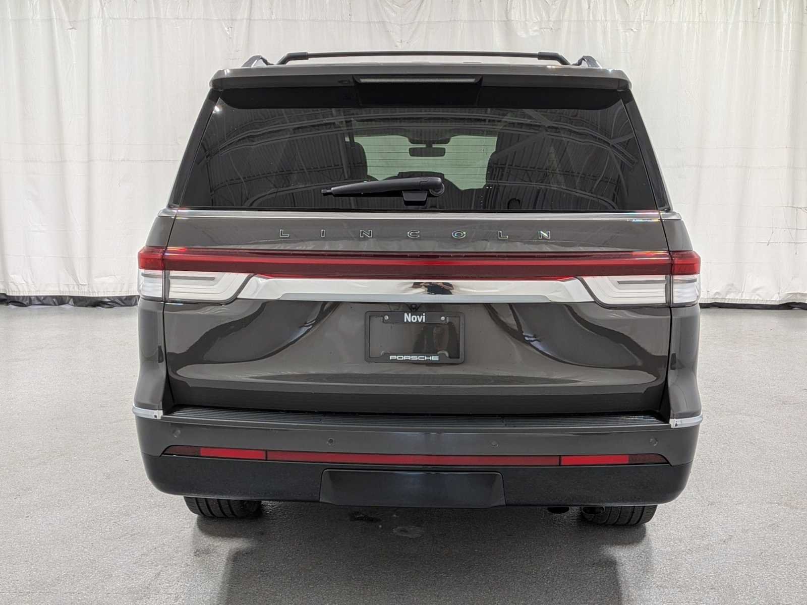 Used 2023 Chroma Caviar Dark Gray Metallic Clearcoat Lincoln Black Label image 7