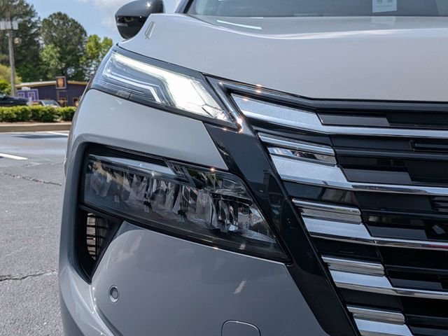New 2026 Boulder Gray Pearl / Super Black Two-tone Nissan Platinum image 10