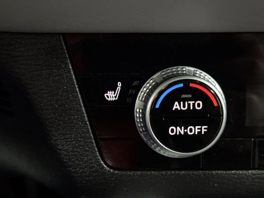 Used 2022  Mitsubishi SEL image 32