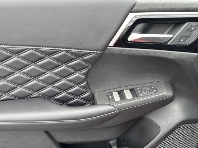 New 2026 Black Nissan Platinum image 9