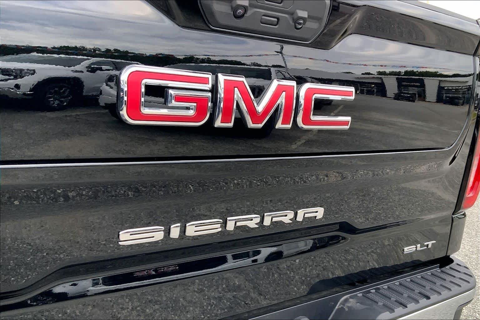 New 2026 Onyx Black GMC SLT image 14