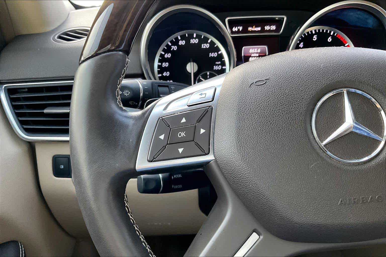 Used 2013 Black Mercedes-Benz ML 350 image 21
