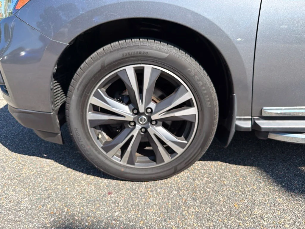 Used 2020 Gray Nissan Platinum image 26