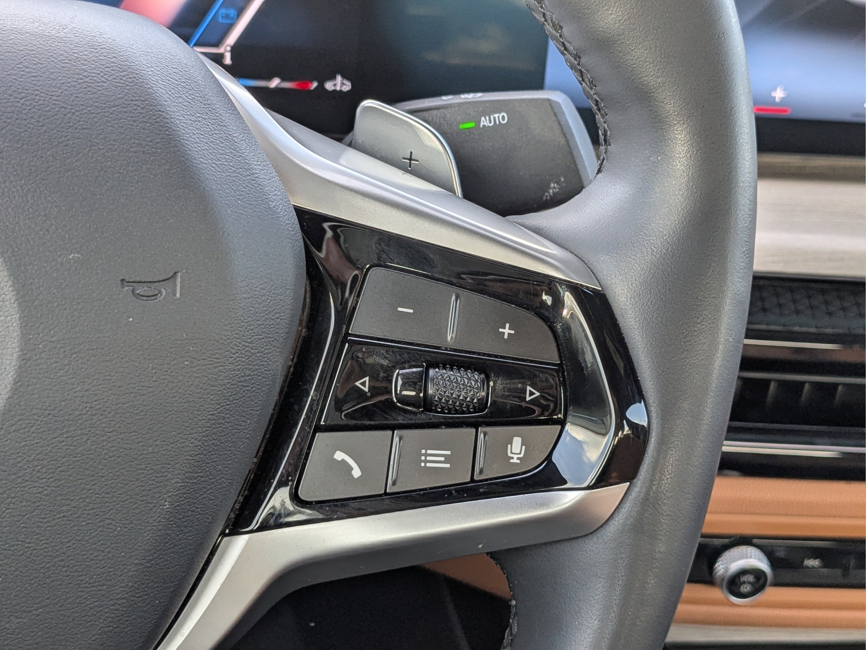 2025 BMW 3 Series 330i - Photo 30