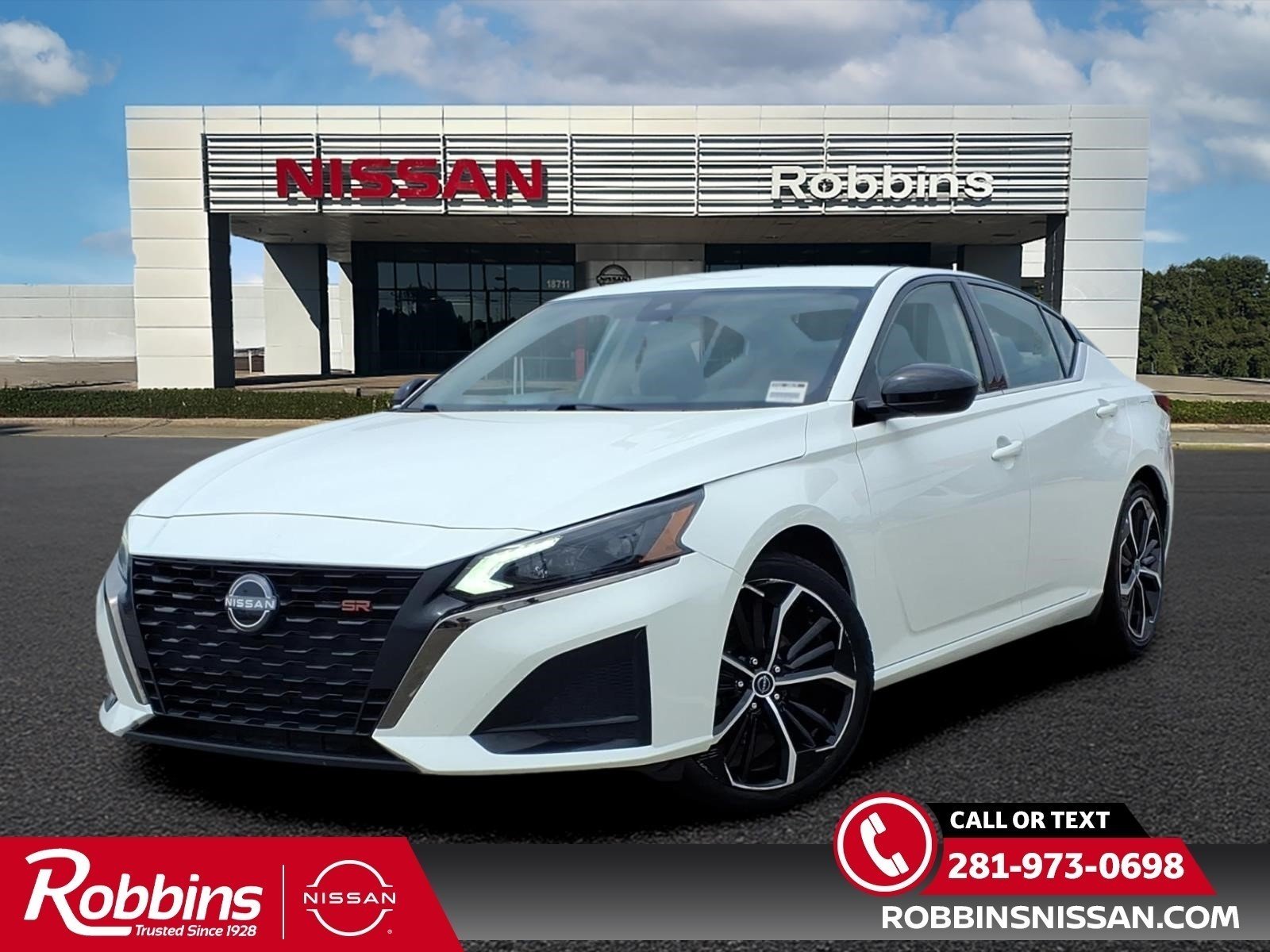 2023 Nissan Altima 2.5 SR White at G Motors