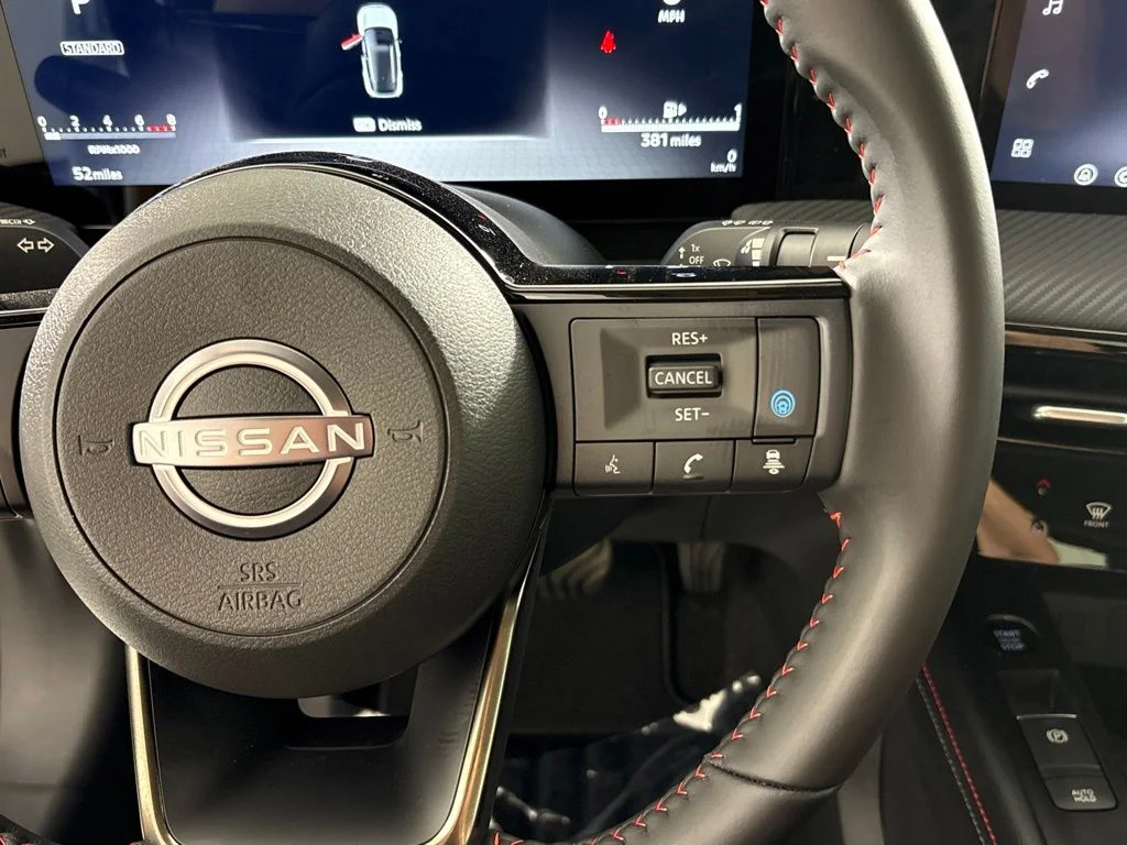 New 2026 Aspen White TriCoat / Super Black Two-tone Nissan SR image 29