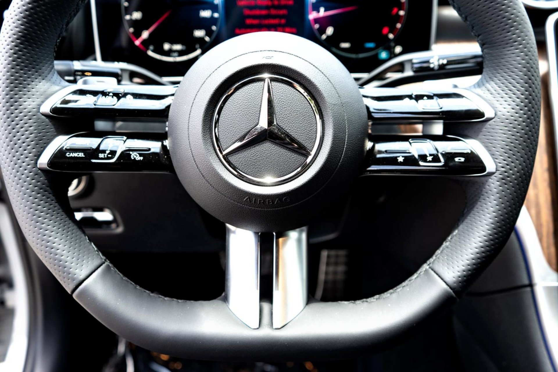 2025 Mercedes-Benz C-Class Sedan C 300 - Photo 14