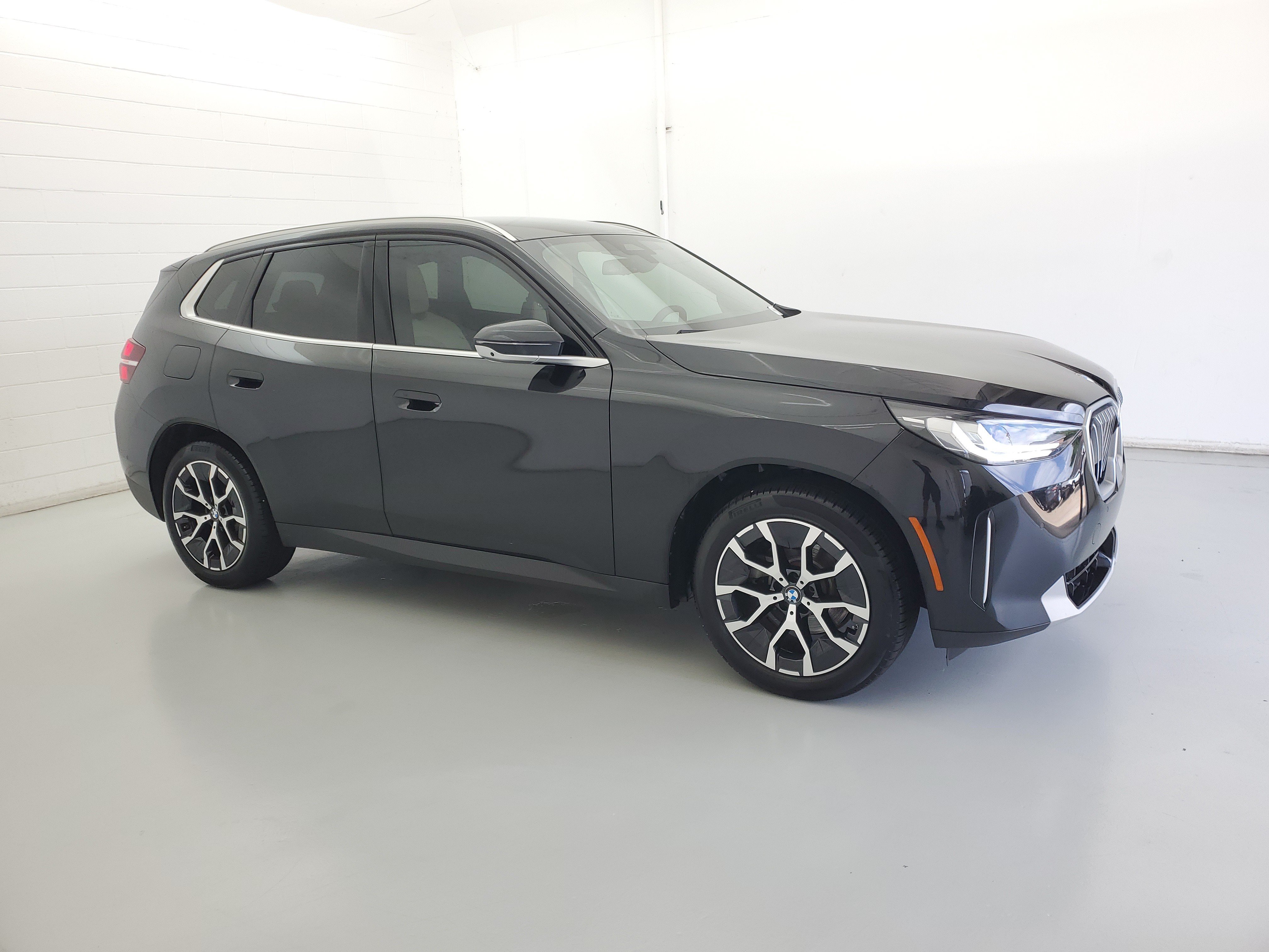 Used 2025 Black Sapphire Metallic BMW 30 xDrive image 4
