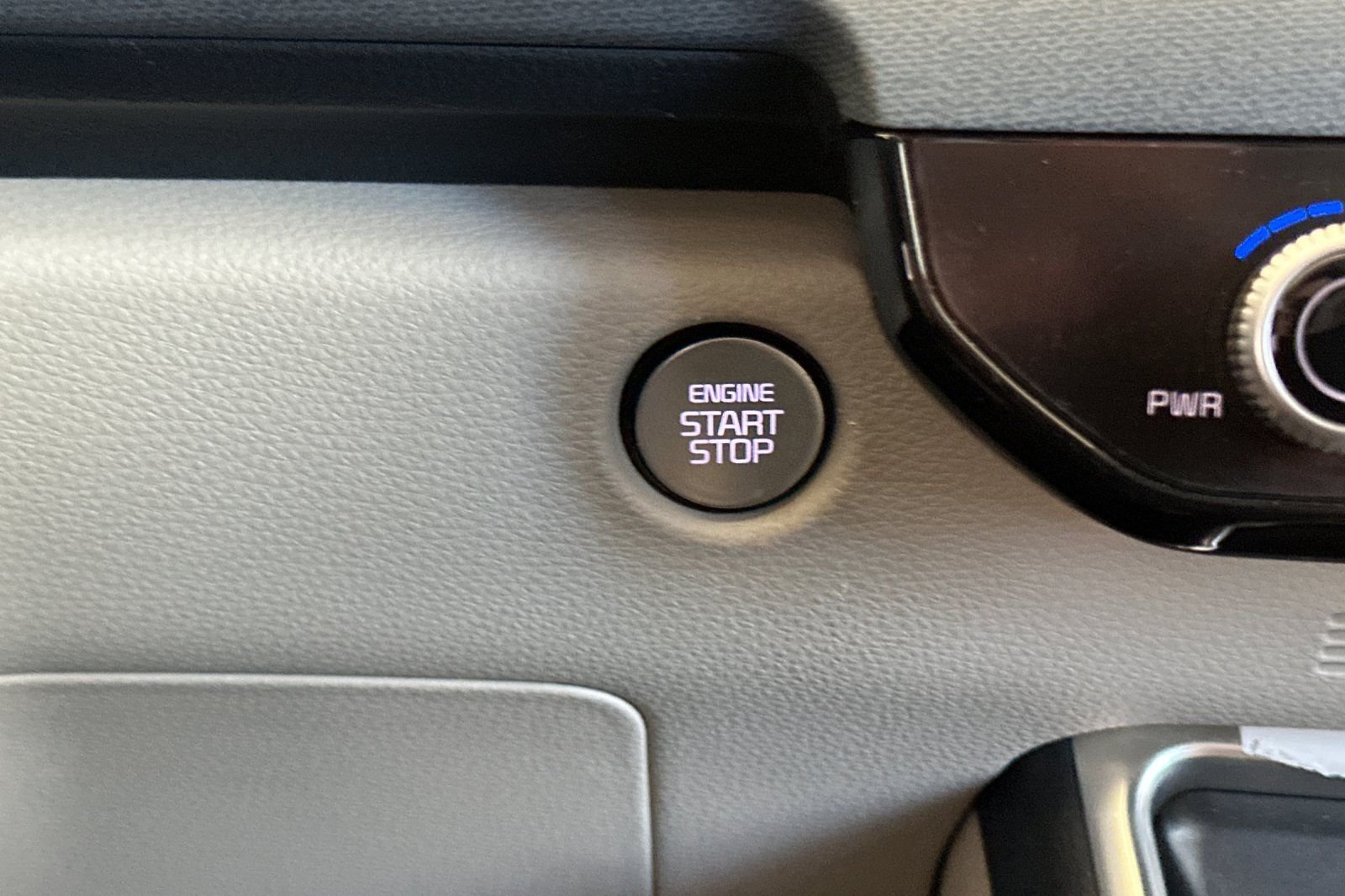 Used 2025 White Kia SX image 25