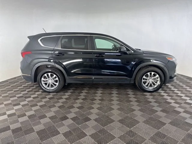 Used 2019 Black Hyundai SE image 4