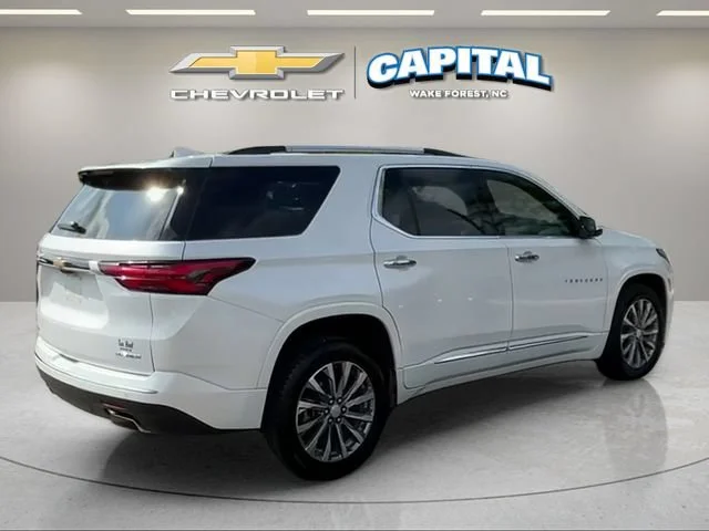 Used 2022 IRIDESCENT PEARL TRICOAT Chevrolet Premier image 5