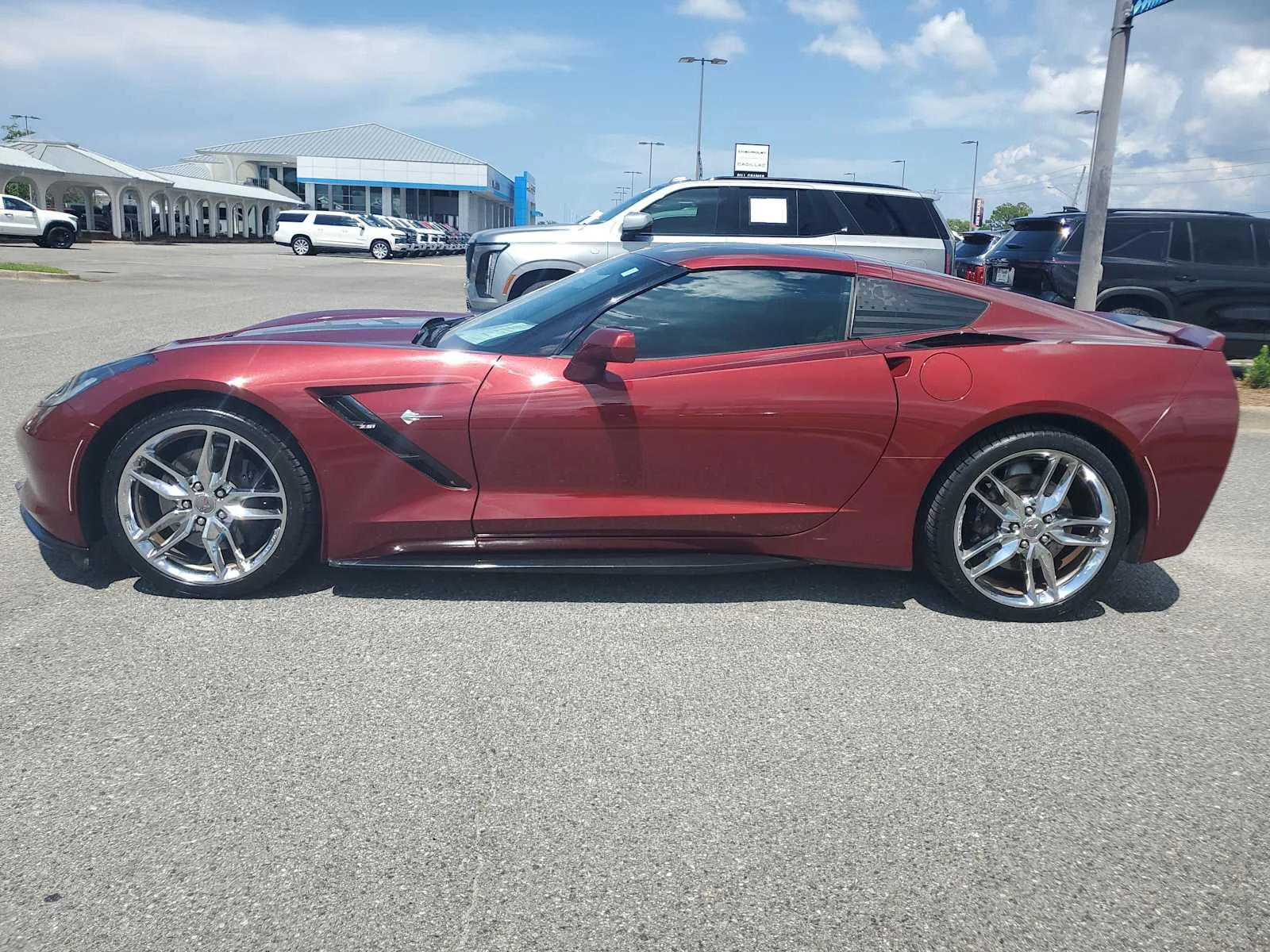 Used 2016 LONG BEACH RED METALLIC TINTCOAT Chevrolet Z51 1LT image 2
