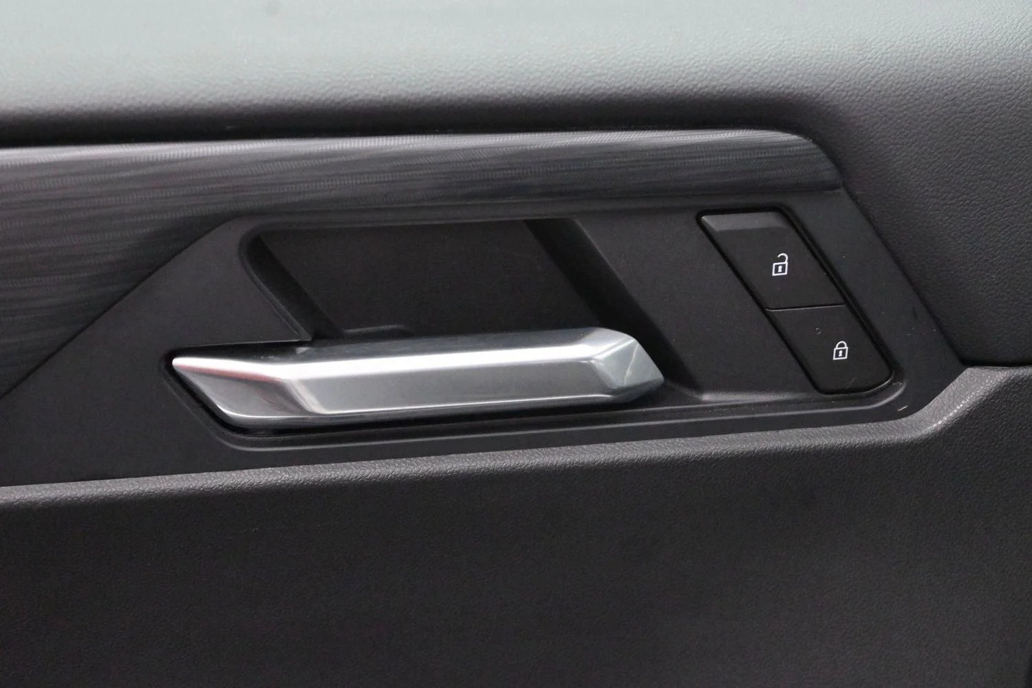 Used 2026 Summit White GMC Elevation image 12