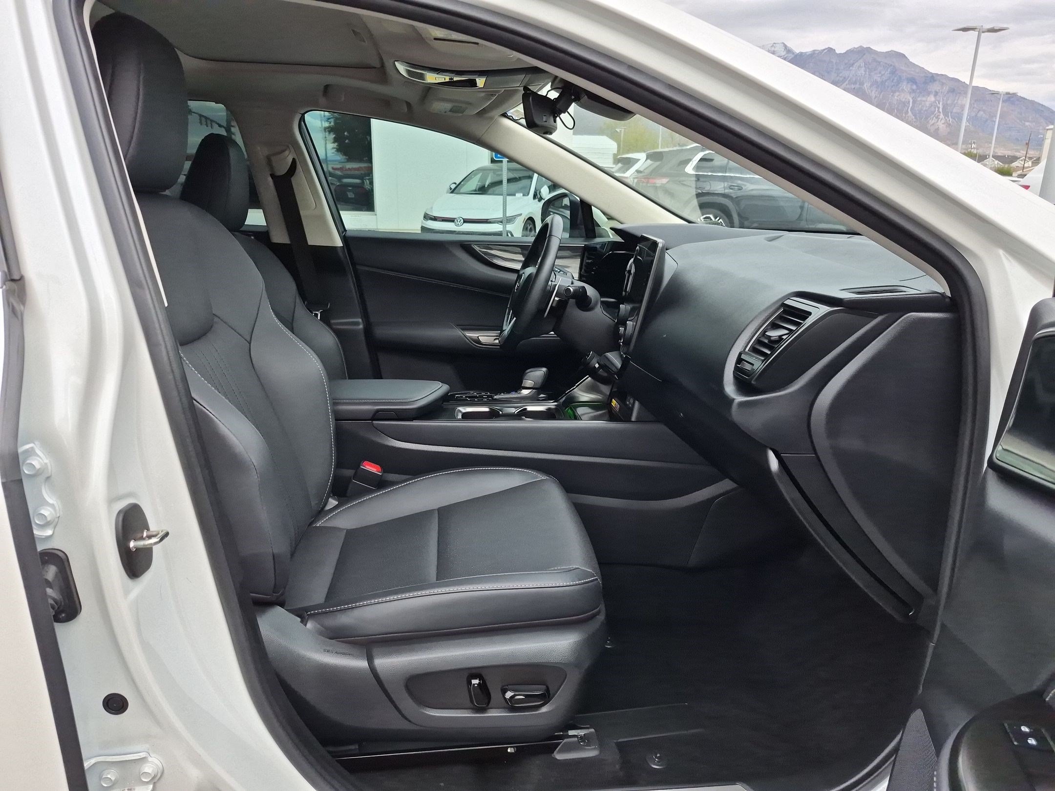 Used 2025 White Pearl Lexus NX 350 Premium image 33