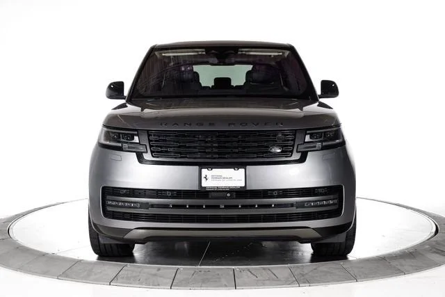 Used 2023 Eiger Gray Metallic Land Rover SE image 9
