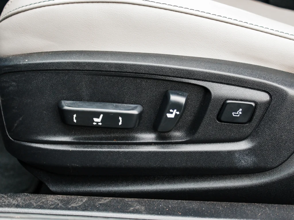 Used 2018 Nebula Gray Pearl Lexus Base image 12