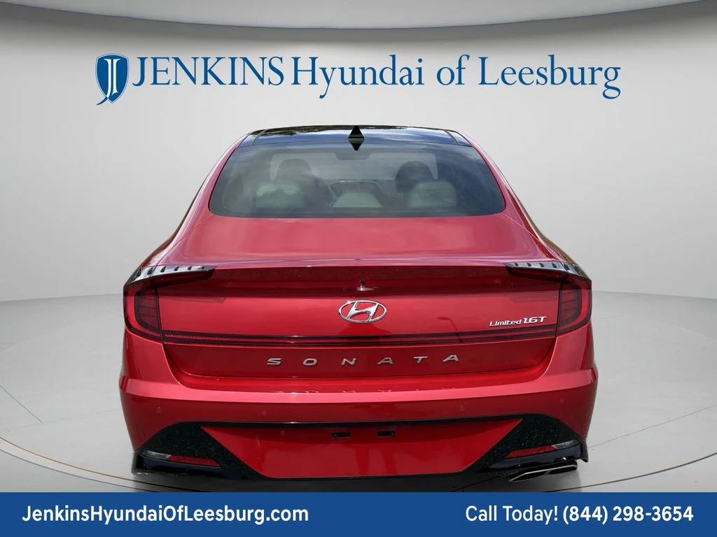 Used 2020 Red Hyundai Limited image 6