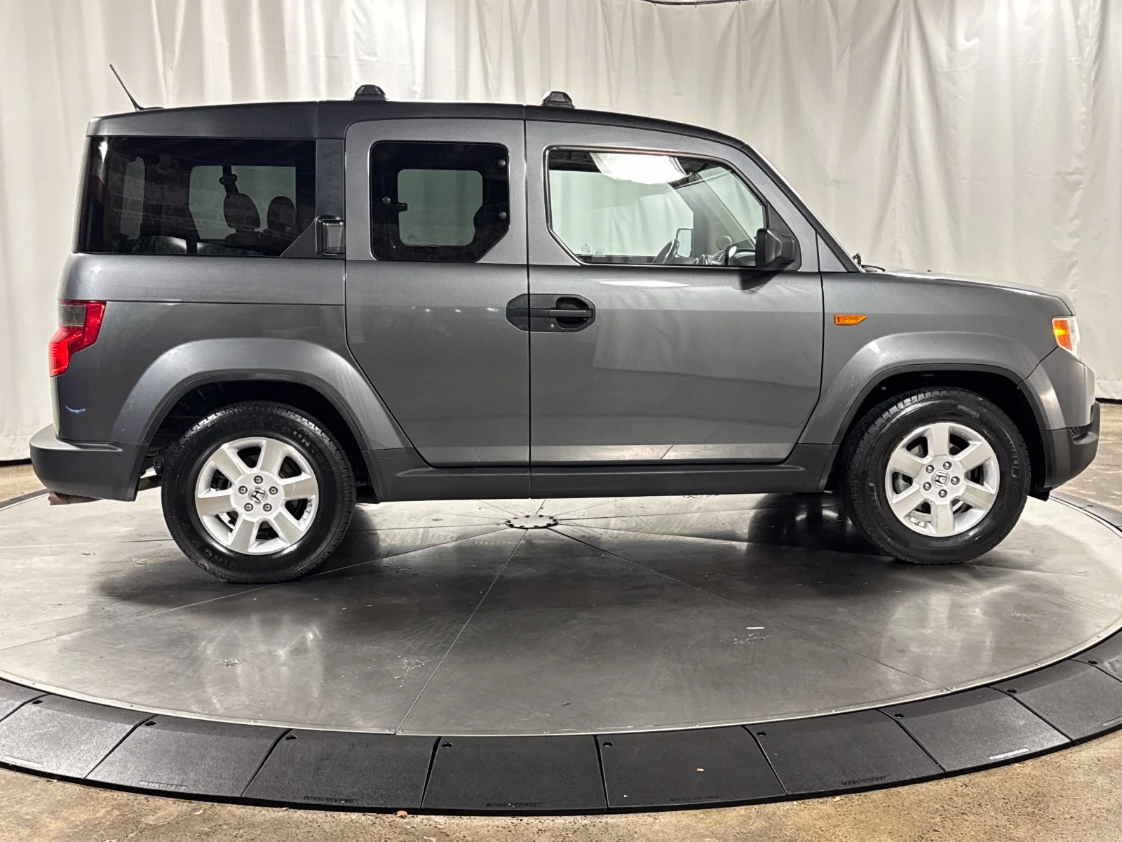 Used 2011 Polished Metal Metallic Honda EX image 6