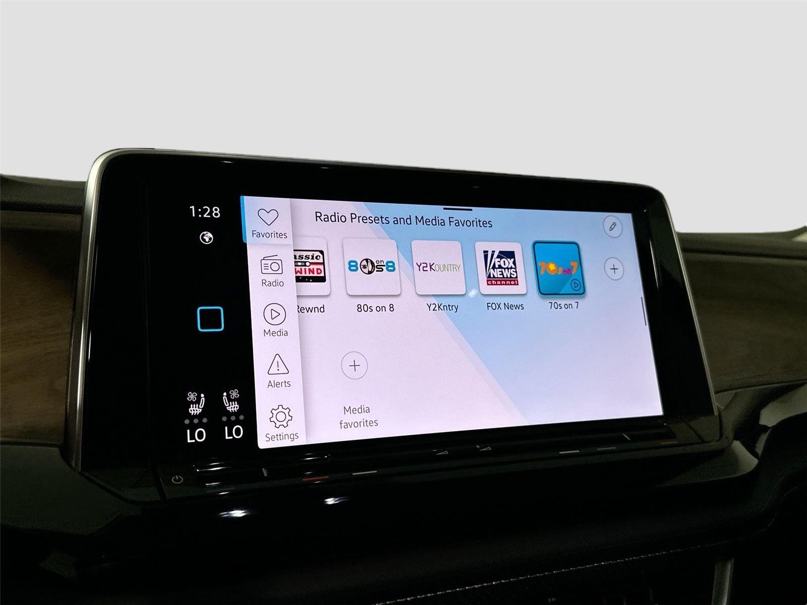 New 2026 Deep Black Pearl Volkswagen 2.0T SE w/Technology image 12