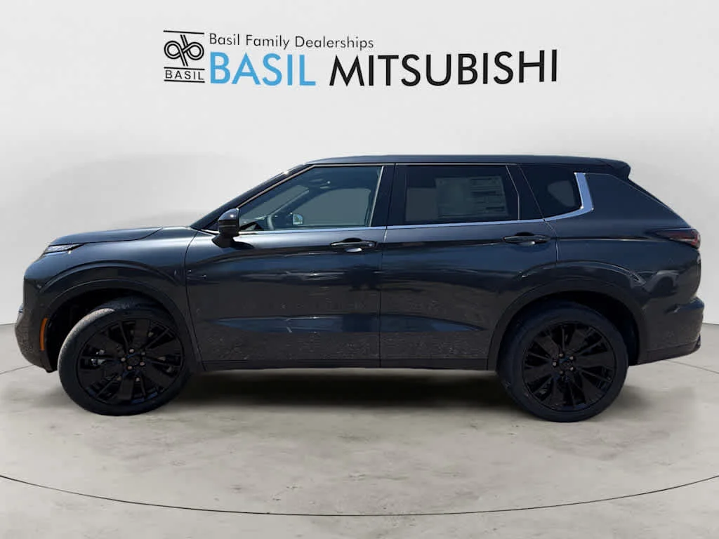 New 2026 Graphite Gray Mitsubishi LE image 6