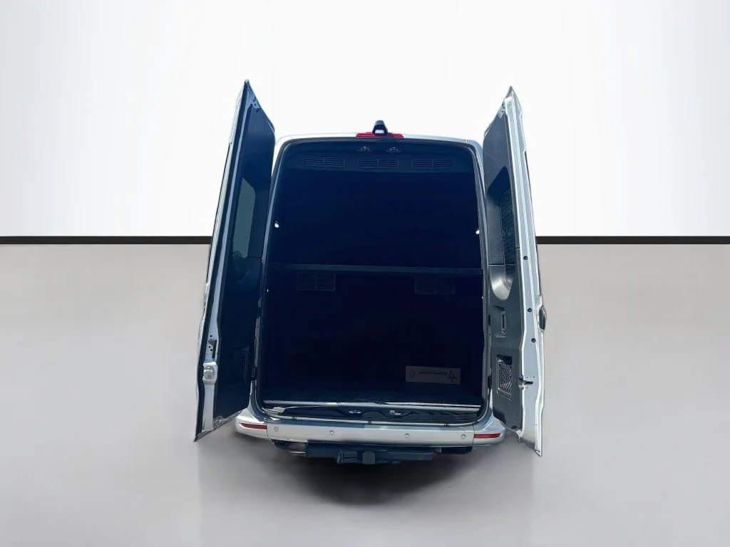 Used 2023 Silver Mercedes-Benz Cargo 170 WB image 9