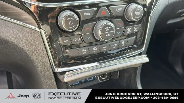 Used 2022 White Jeep Limited image 17