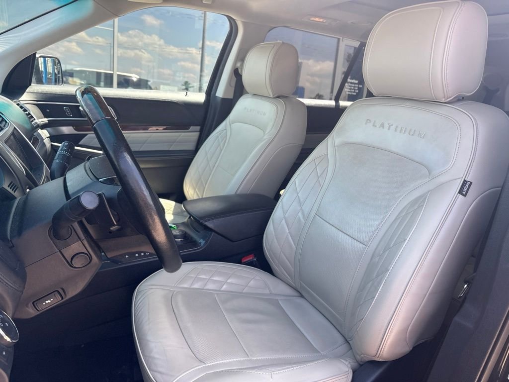 Used 2016 Black Ford Platinum image 11
