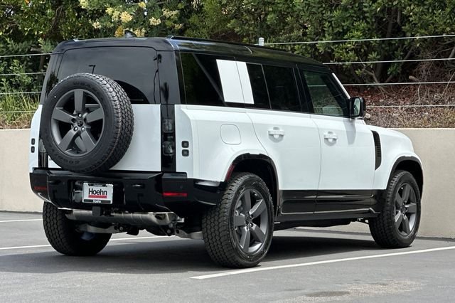 New 2026 Fuji White Land Rover X-Dynamic SE image 5