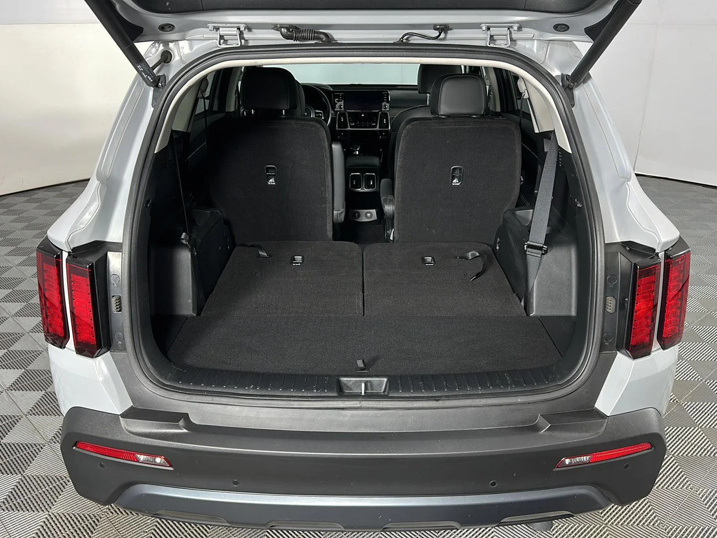 Used 2023 Wolf Gray Kia X-Line EX image 11
