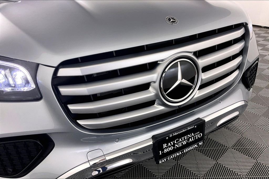 Used 2026 Black Mercedes-Benz GLS 450 image 22