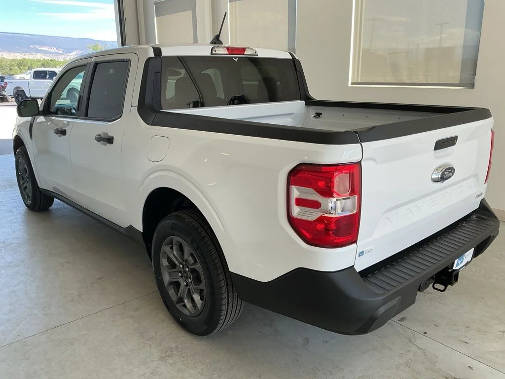 Used 2022 Oxford White Ford XLT image 4