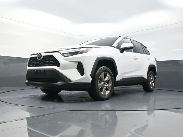 Used 2024 White Toyota XLE image 33