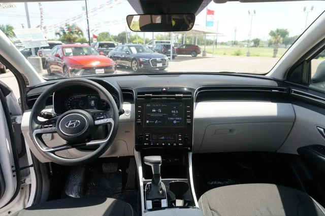 Used 2024 White Pearl Hyundai SEL image 19