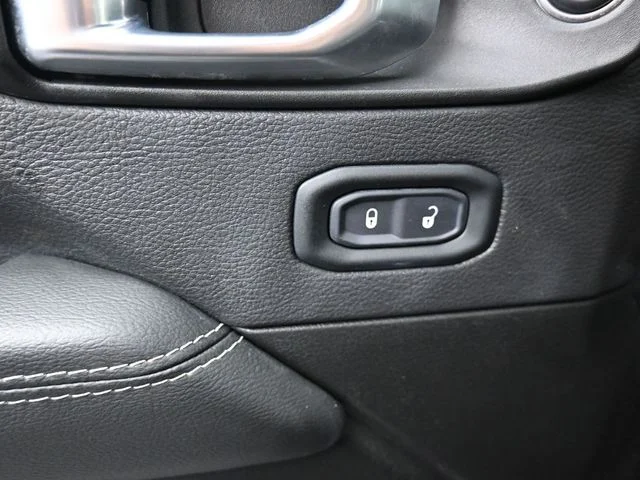 Used 2022 Gray Jeep Unlimited Sahara image 23