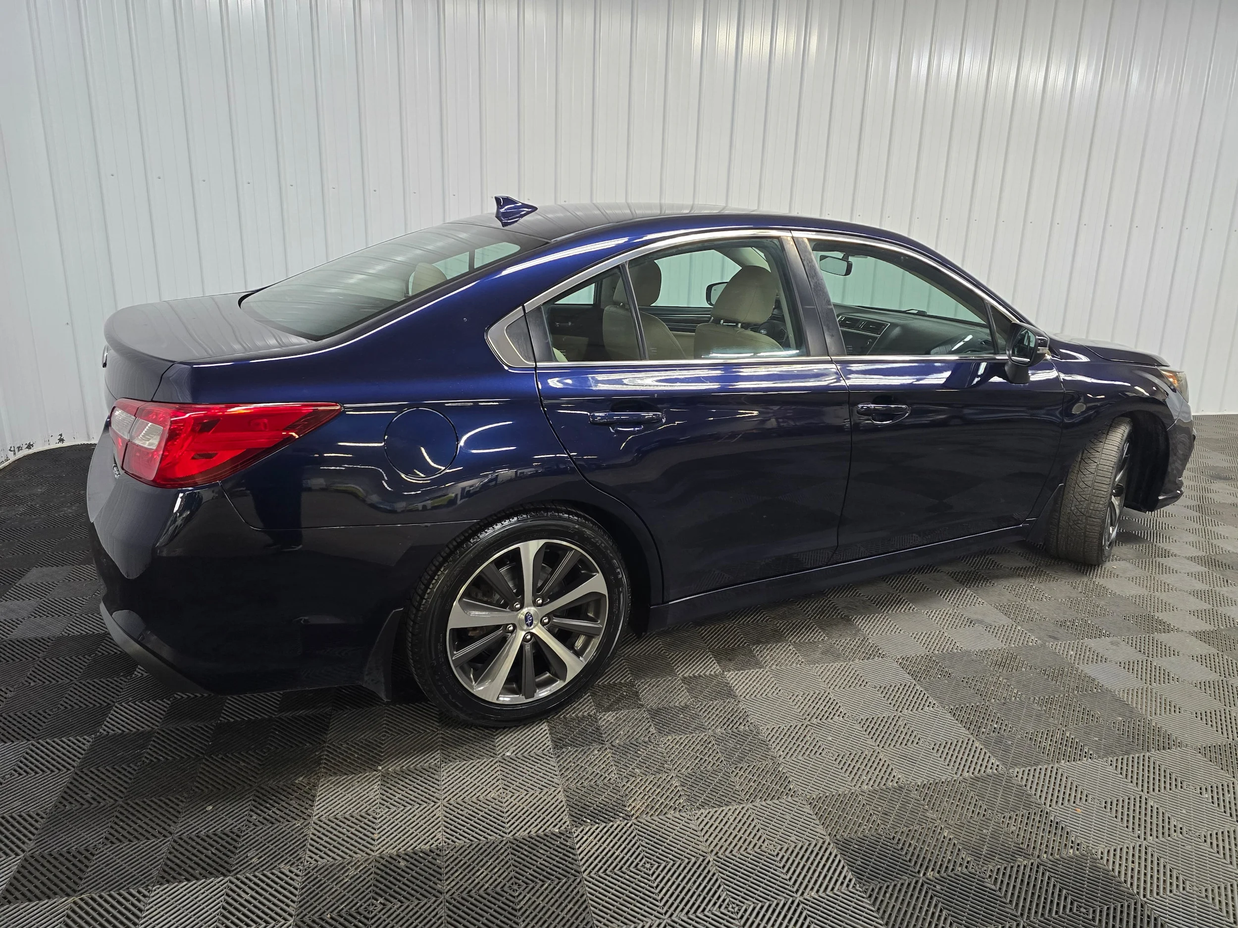 Used 2018 Dark Blue Pearl Subaru 2.5i Limited image 3