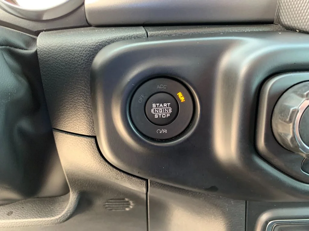 Used 2022 White Jeep Sport S image 27