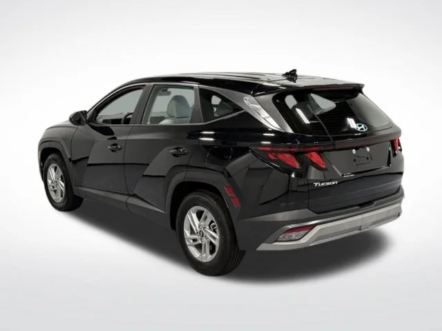 Used 2025 Black Hyundai SE image 6