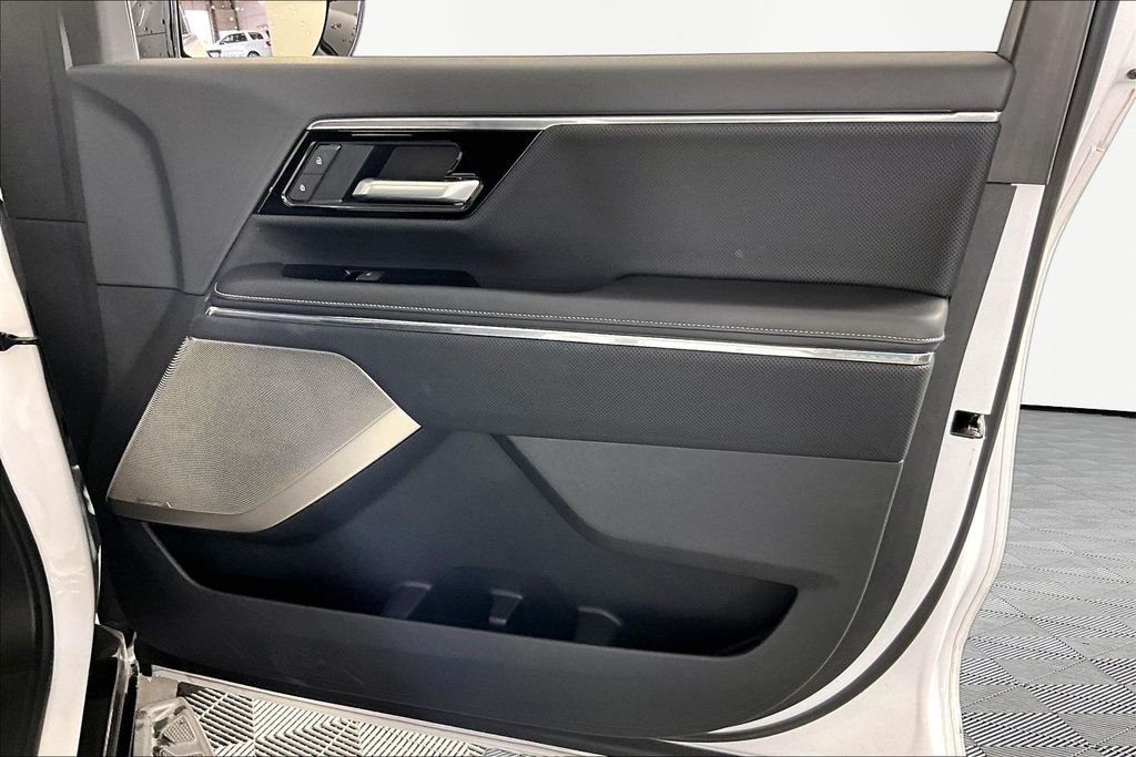 Used 2025 White GMC Denali image 26