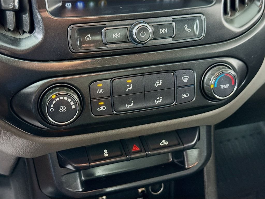 Used 2019 WHITE Chevrolet Work Truck image 17