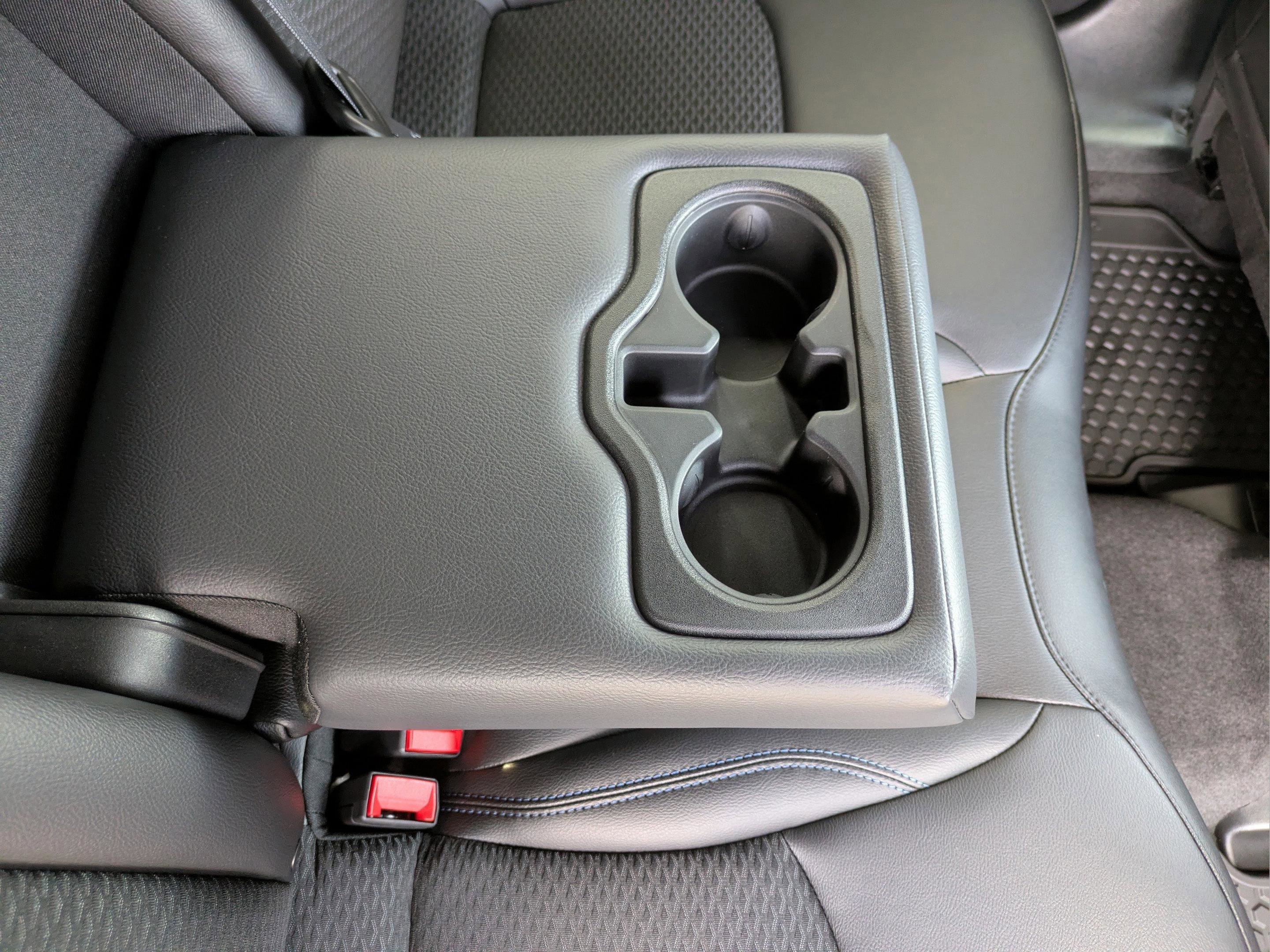 New 2026 Hydro Blue Pearlcoat Jeep Latitude Altitude image 14