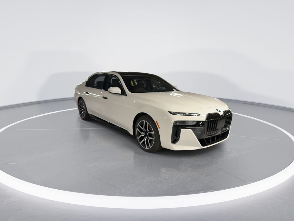 New 2026 Alpine White BMW 750e xDrive image 2